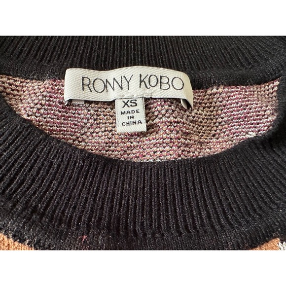 Ronny Kobo Pullover Sweater Sz XS Long Sleeve Fringe Black Brown White Viscose - Picture 7 of 7